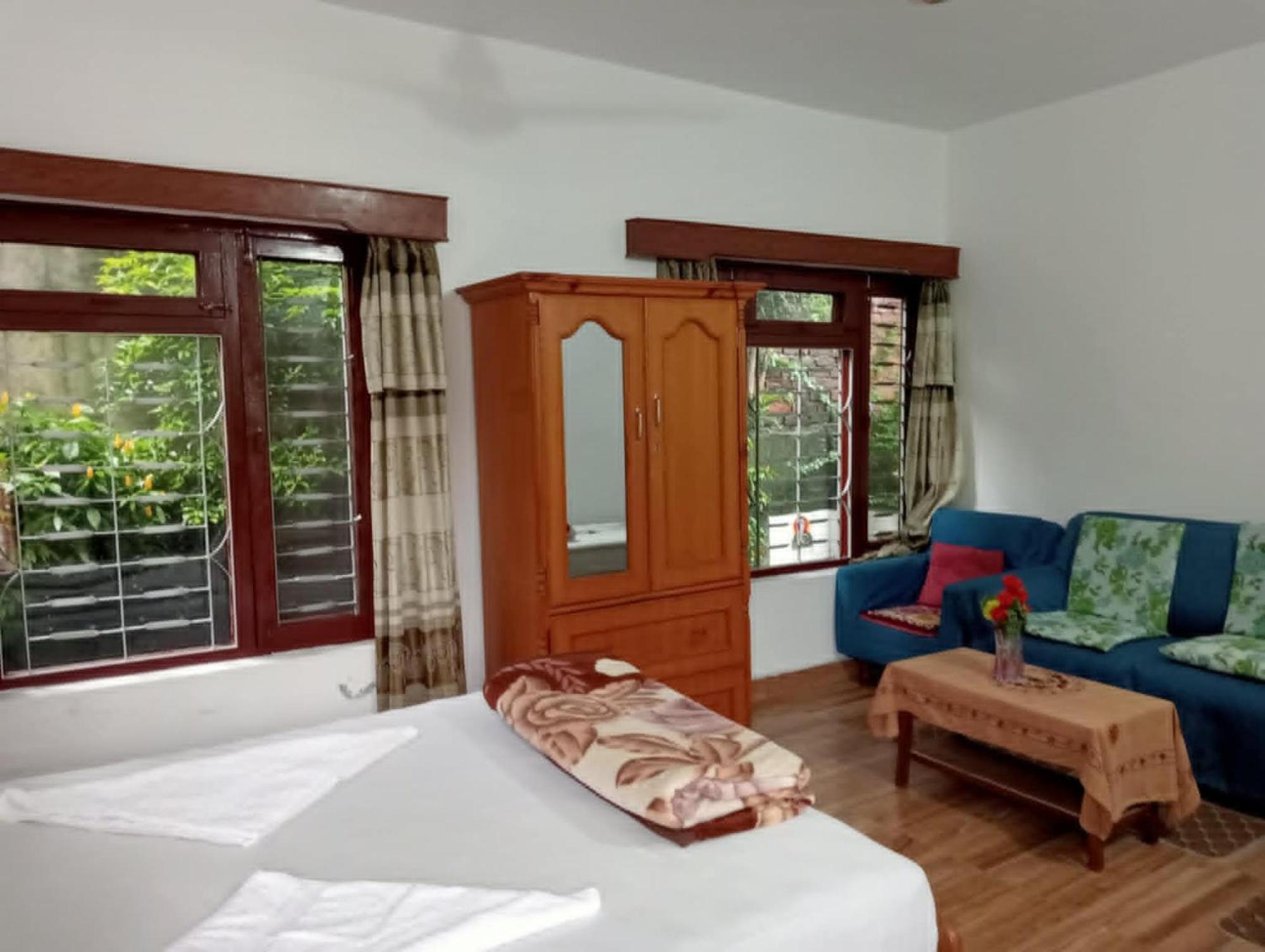 New Summit Guest House Pokhara Eksteriør bilde