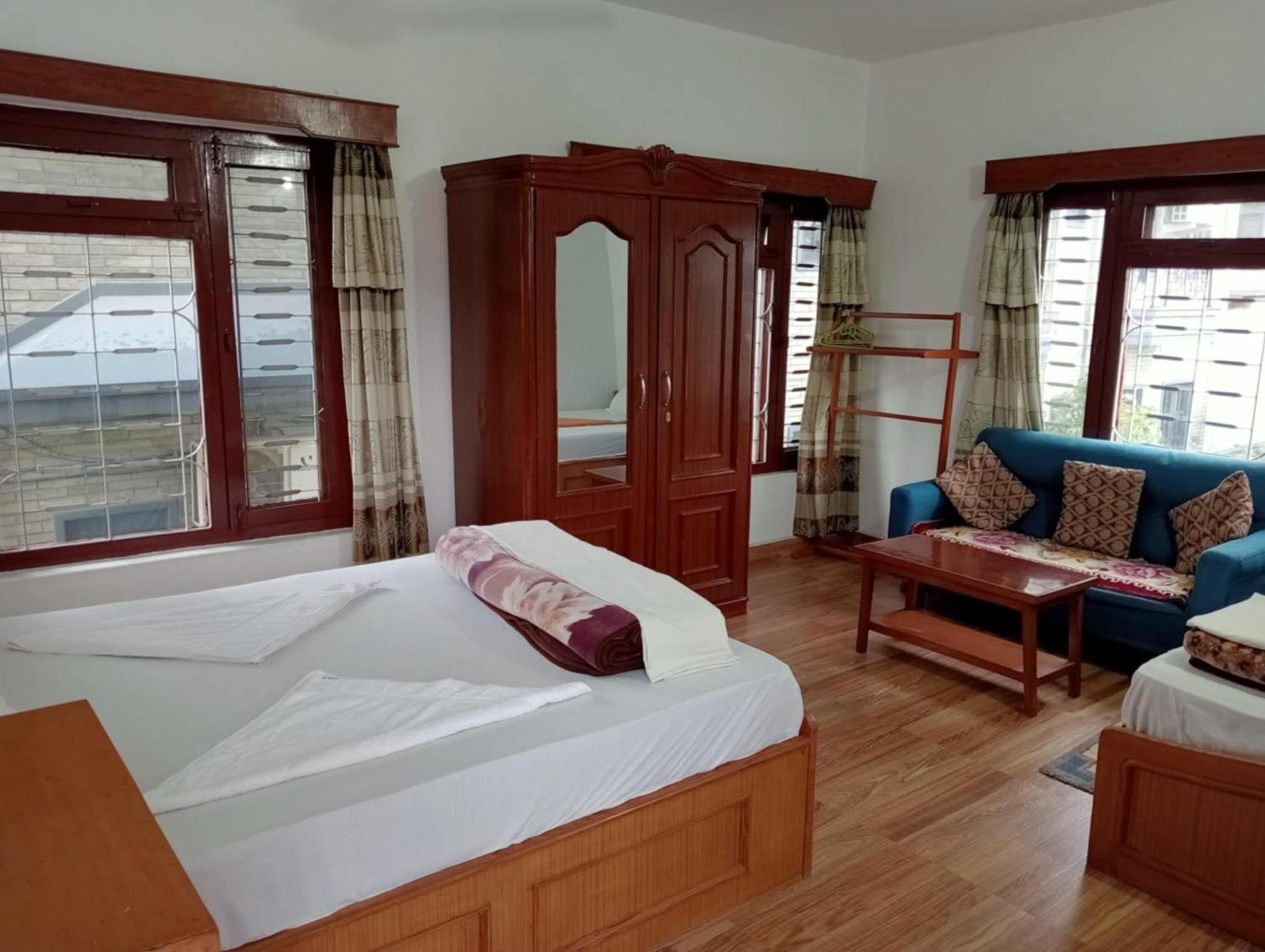 New Summit Guest House Pokhara Eksteriør bilde