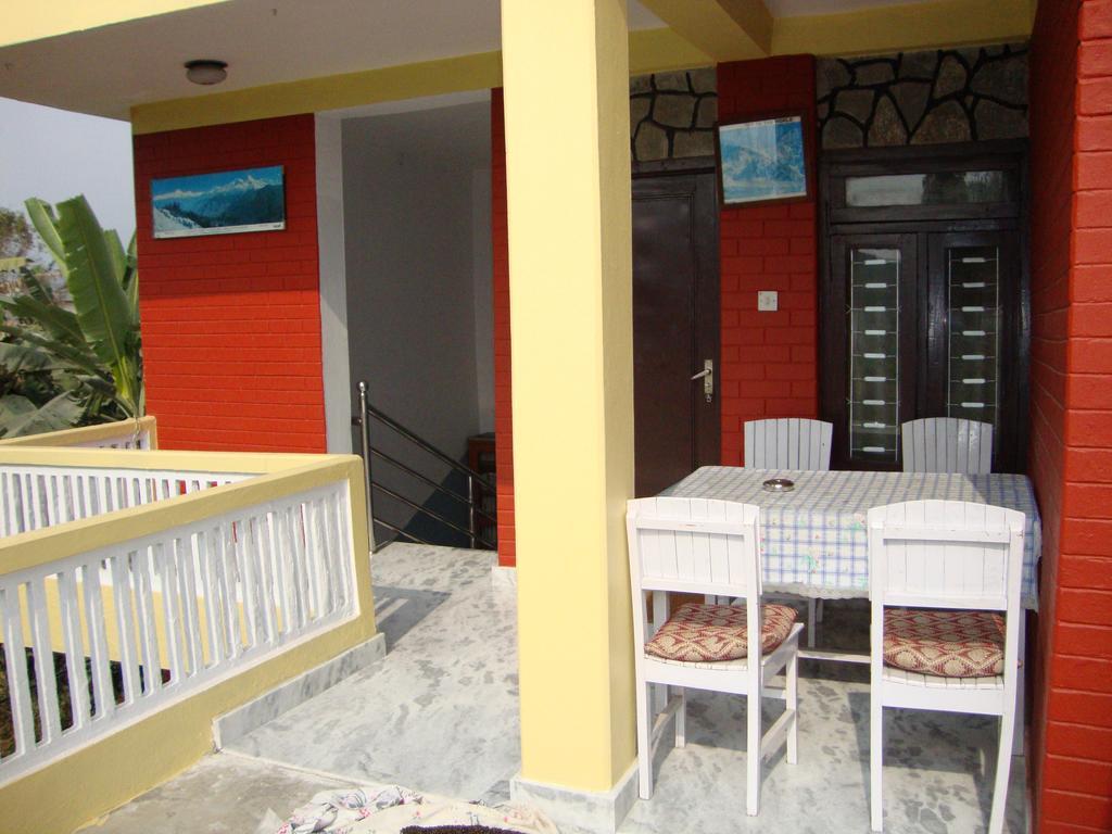 New Summit Guest House Pokhara Eksteriør bilde