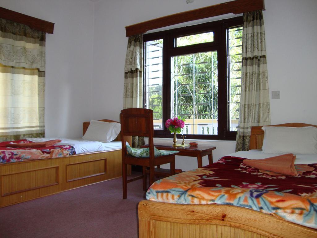 New Summit Guest House Pokhara Eksteriør bilde