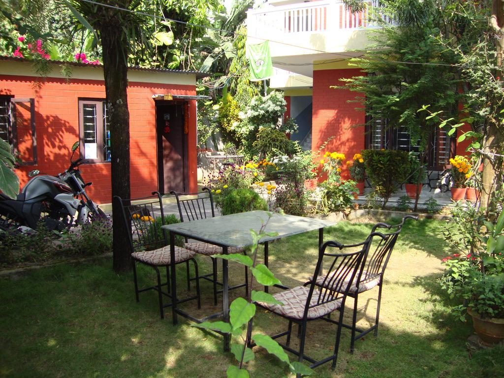 New Summit Guest House Pokhara Eksteriør bilde